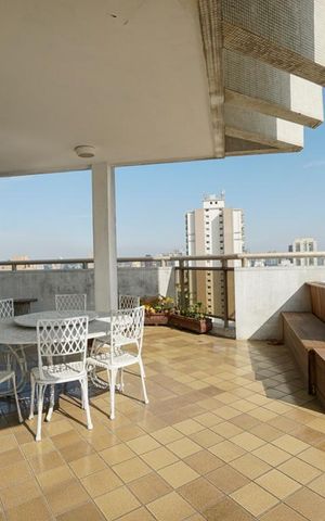 Apartamento à venda com 255m², 4 quartos e 3 vagas Apartamento à venda com 255m², 4 quartos e 3 vagasCobertura