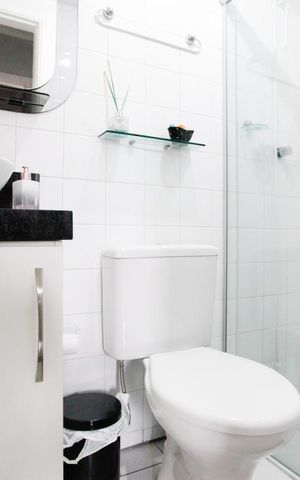 Apartamento à venda com 56m², 2 quartos e 1 vaga Apartamento à venda com 56m², 2 quartos e 1 vagaBanheiro
