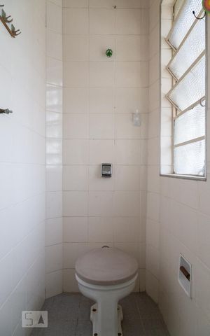 Apartamento à venda com 140m², 2 quartos e 1 vaga Apartamento à venda com 140m², 2 quartos e 1 vagaBanheiro de serviço