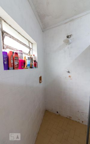 Casa para alugar com 232m², 3 quartos e 3 vagasChuveiro - banheiro social