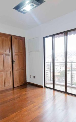 Apartamento à venda com 140m², 3 quartos e 2 vagasSuíte
