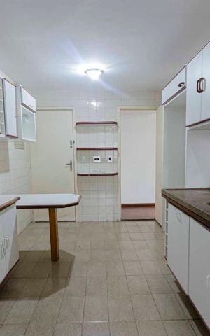 Apartamento à venda com 140m², 3 quartos e 2 vagasCozinha