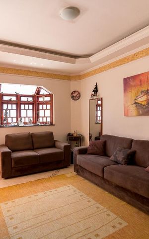 Casa à venda com 159m², 3 quartos e 4 vagasSala