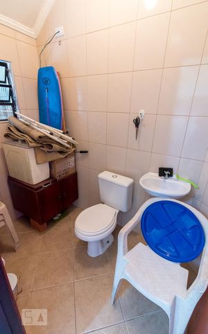 Casa à venda com 159m², 3 quartos e 4 vagasBanheiro de serviço