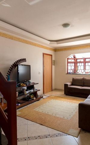 Casa à venda com 159m², 3 quartos e 4 vagasSala