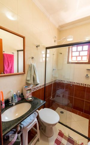 Casa à venda com 159m², 3 quartos e 4 vagasBanheiro quarto suíte
