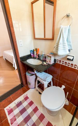 Casa à venda com 159m², 3 quartos e 4 vagasBanheiro quarto suíte