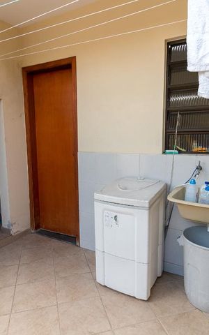 Casa à venda com 159m², 3 quartos e 4 vagasÁrea de serviço