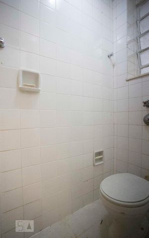 Apartamento para alugar com 80m², 2 quartos e sem vaga Apartamento para alugar com 80m², 2 quartos e sem vagaBanheiro de Serviço