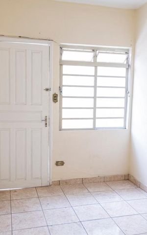 Casa para alugar com 60m², 1 quarto e sem vaga Casa para alugar com 60m², 1 quarto e sem vagaSala