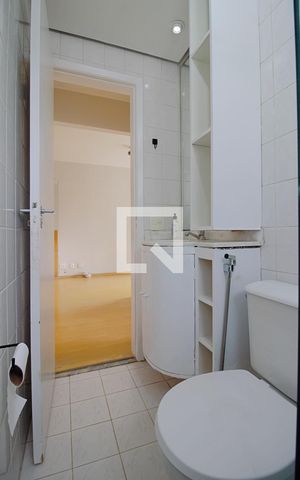 Apartamento à venda com 50m², 2 quartos e 2 vagas Apartamento à venda com 50m², 2 quartos e 2 vagasBanheiro