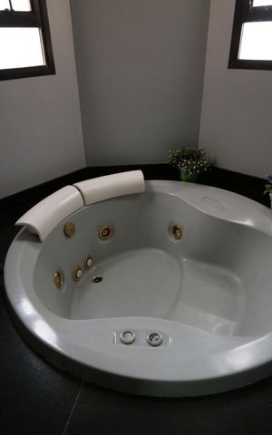 Apartamento para alugar com 250m², 3 quartos e 3 vagassuite 3