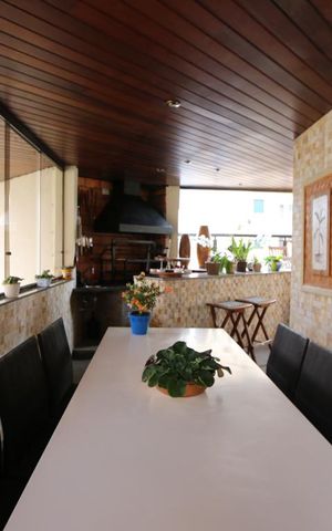 Apartamento para alugar com 250m², 3 quartos e 3 vagasvaranda