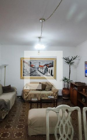 Casa à venda com 230m², 4 quartos e 2 vagas Casa à venda com 230m², 4 quartos e 2 vagasSala