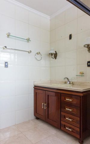 Casa à venda com 300m², 3 quartos e 3 vagasBanheiro