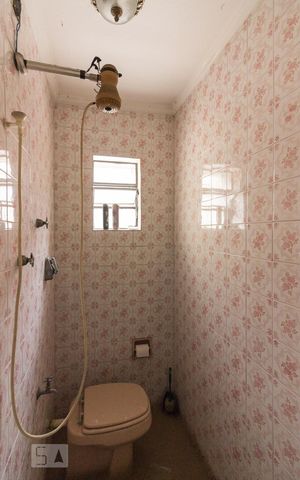 Casa à venda com 300m², 3 quartos e 3 vagasBanheiro de Serviço