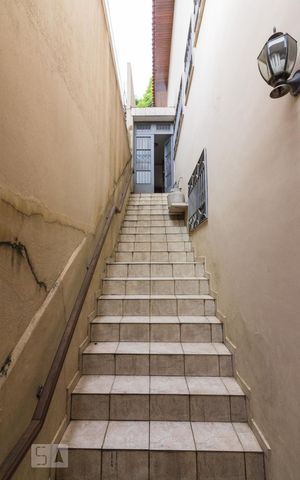 Casa à venda com 300m², 3 quartos e 3 vagasCorredor Lateral