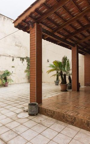Casa à venda com 300m², 3 quartos e 3 vagasVaranda gourmet