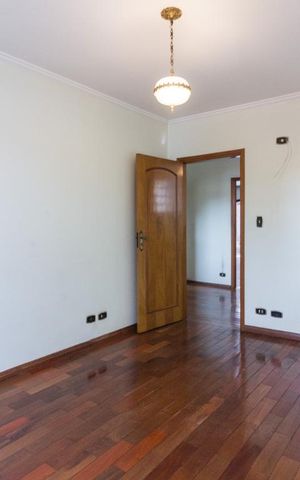 Casa à venda com 300m², 3 quartos e 3 vagasQuarto 2