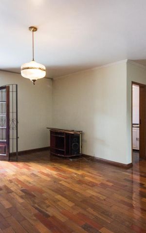 Casa à venda com 300m², 3 quartos e 3 vagasSuite