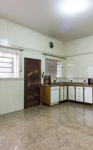 Casa à venda com 300m², 3 quartos e 3 vagasCozinha