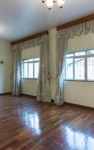 Casa à venda com 300m², 3 quartos e 3 vagasSala