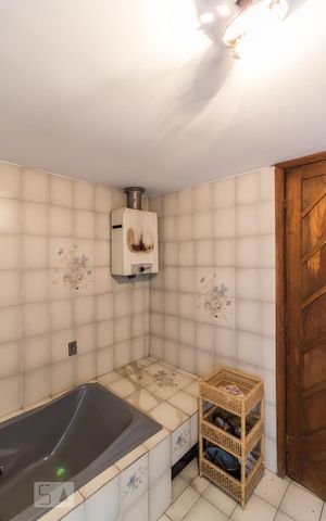 Casa para alugar com 450m², 3 quartos e 1 vaga Casa para alugar com 450m², 3 quartos e 1 vagaBanheiro