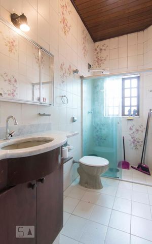 Casa à venda com 100m², 2 quartos e sem vagaBAnheiro