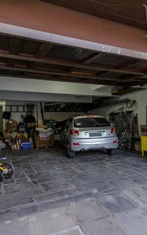 Casa à venda com 300m², 3 quartos e 3 vagasGaragem