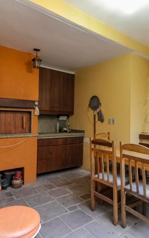 Casa à venda com 300m², 3 quartos e 3 vagasChurrasqueira
