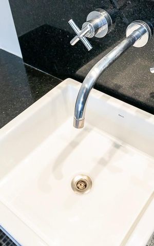 Apartamento à venda com 176m², 3 quartos e 2 vagas Apartamento à venda com 176m², 3 quartos e 2 vagasPia do Banheiro da Suite