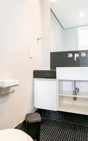 Apartamento à venda com 176m², 3 quartos e 2 vagas Apartamento à venda com 176m², 3 quartos e 2 vagasBanheiro da Suite