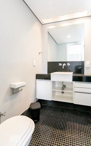 Apartamento à venda com 176m², 3 quartos e 2 vagas Apartamento à venda com 176m², 3 quartos e 2 vagasBanheiro da Suite