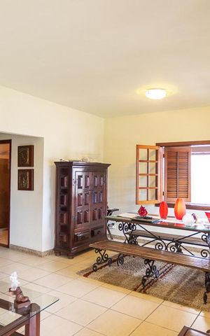 Casa à venda com 500m², 4 quartos e 2 vagas Casa à venda com 500m², 4 quartos e 2 vagasSala