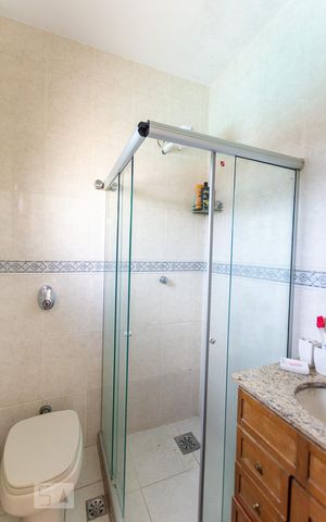 Casa à venda com 500m², 4 quartos e 2 vagas Casa à venda com 500m², 4 quartos e 2 vagasBanheiro - Suite Externa