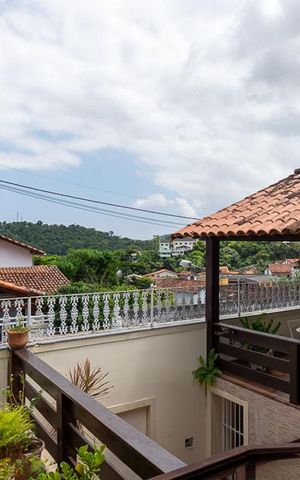 Casa à venda com 500m², 4 quartos e 2 vagas Casa à venda com 500m², 4 quartos e 2 vagasEntrada - Varanda