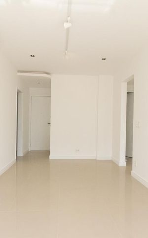 Apartamento à venda com 70m², 1 quarto e 1 vaga Apartamento à venda com 70m², 1 quarto e 1 vagaSala