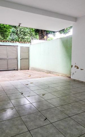 Casa à venda com 240m², 4 quartos e 2 vagasGaragem