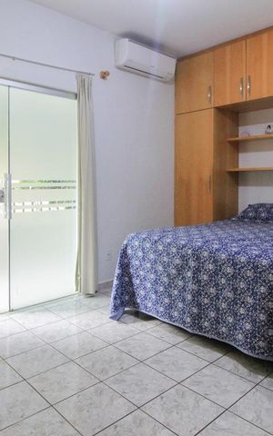 Casa à venda com 240m², 4 quartos e 2 vagasSuíte 2