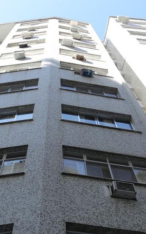 Apartamento à venda com 73m², 2 quartos e sem vagaFachada do Prédio.