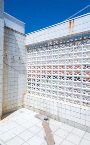 Casa à venda com 384m², 3 quartos e 4 vagas Casa à venda com 384m², 3 quartos e 4 vagasVaranda