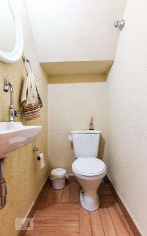 Casa à venda com 130m², 3 quartos e 2 vagas Casa à venda com 130m², 3 quartos e 2 vagasLavabo