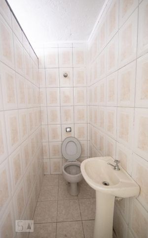 Casa para alugar com 250m², 2 quartos e 2 vagasBanheiro Social 2