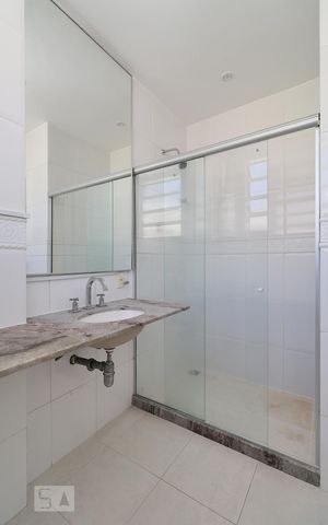 Apartamento para alugar com 120m², 3 quartos e 1 vaga Apartamento para alugar com 120m², 3 quartos e 1 vagaBanheiro Suite.