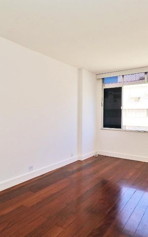 Apartamento para alugar com 120m², 3 quartos e 1 vaga Apartamento para alugar com 120m², 3 quartos e 1 vagaSala.