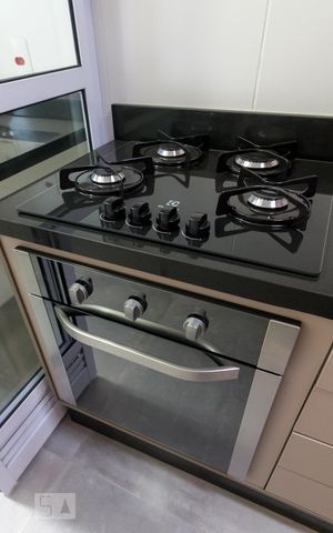 Apartamento à venda com 60m², 2 quartos e 1 vagaCozinha - cooktop e forno