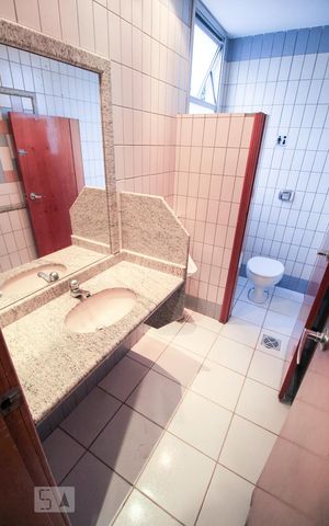 Apartamento para alugar com 200m², 4 quartos e 4 vagasBanheiro do Salão de Festas