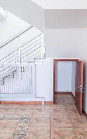 Apartamento para alugar com 200m², 4 quartos e 4 vagasSala - Detalhe Escada
