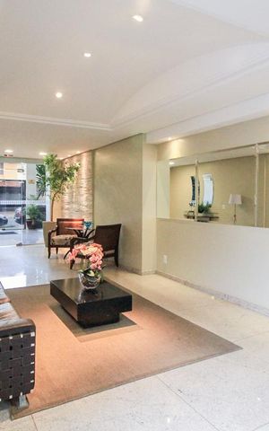 Apartamento para alugar com 200m², 4 quartos e 4 vagasHall de entrada do prédio