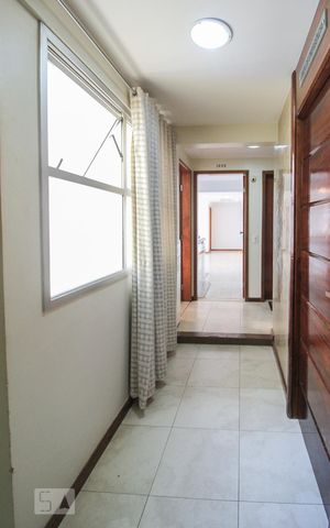 Apartamento para alugar com 200m², 4 quartos e 4 vagasHall de entrada do apartamento